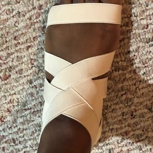 Women elastic sandals